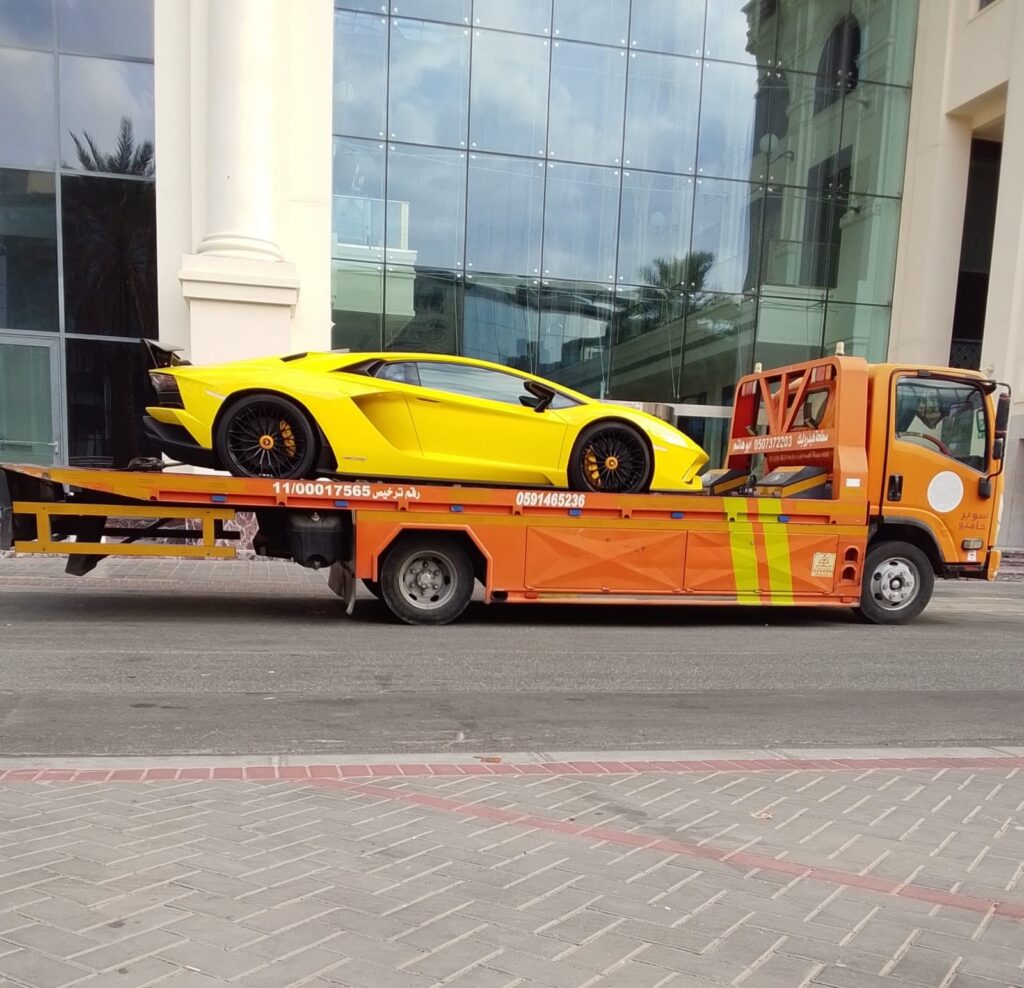 سطحة هيدروليك لنقل سيارة من جدة إلى الرياض