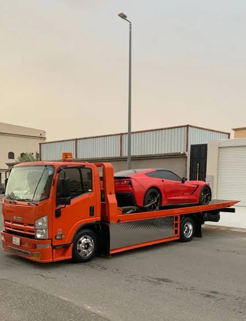 نقل سيارة من جدة إلى الرياض باستخدام سطحة هيدروليك